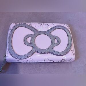 NWOT LACC Hello Kitty Iridescent Zip Around Wallet
